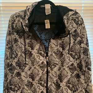 Nylon jacket with mesh lining